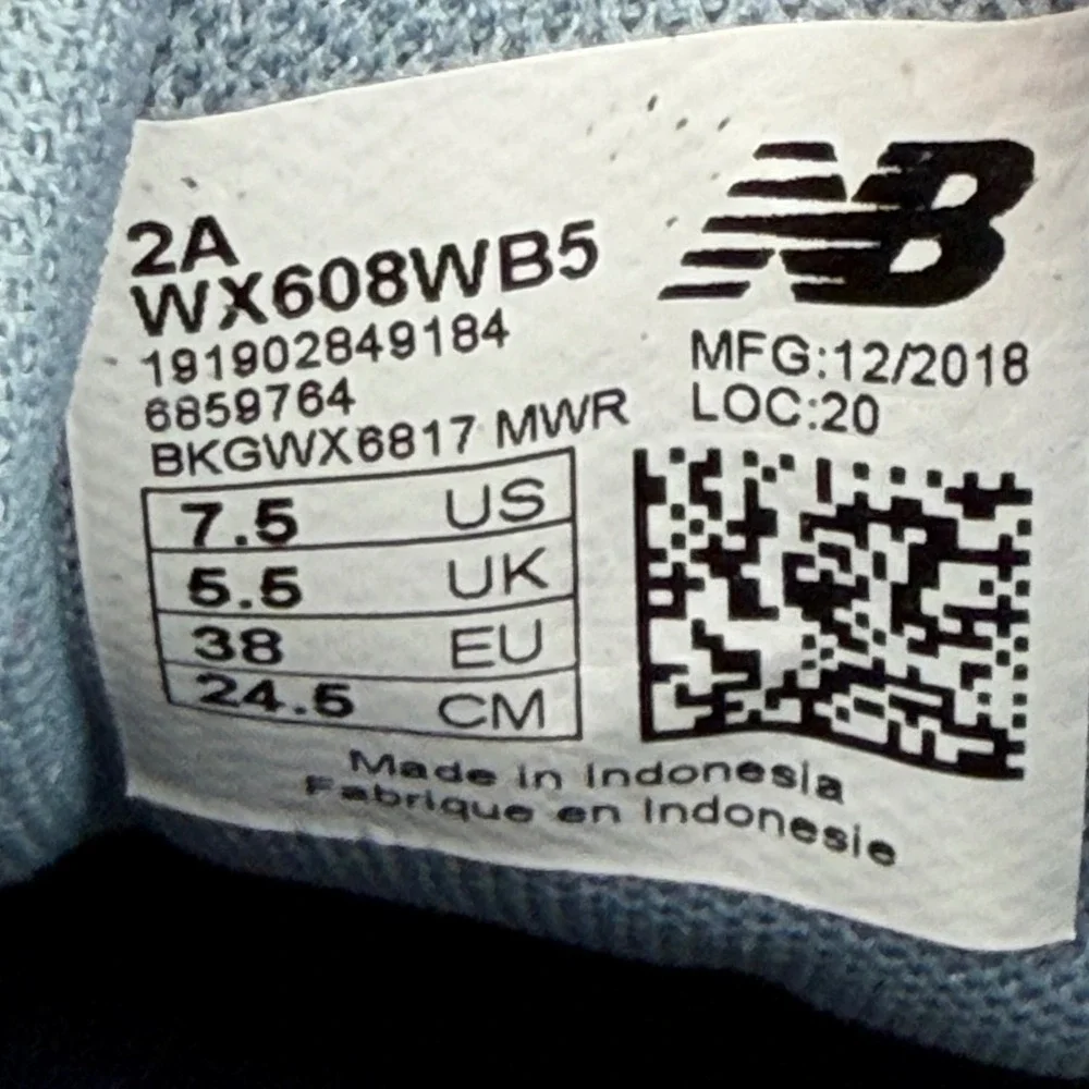New Balance 608v5 White Blue Leather Training Shoes WX608WB5 Womens 7.5 Narrow